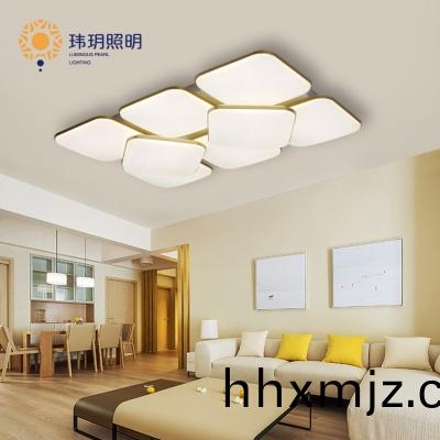 燈(deng)飾的(de)實(shí)用(yong)性(xing)與(yu)裝飾性